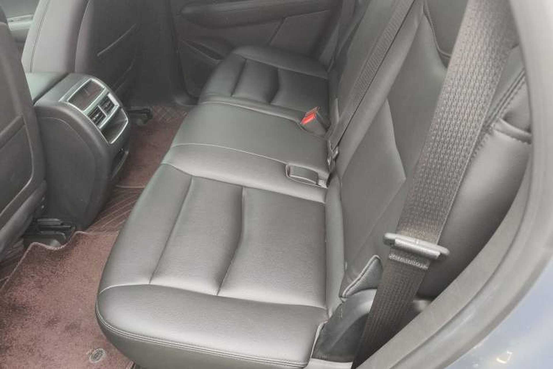 Used Cadillac XT5 2018 28T Four-Wheel Drive Tech Model Left Rear Seat