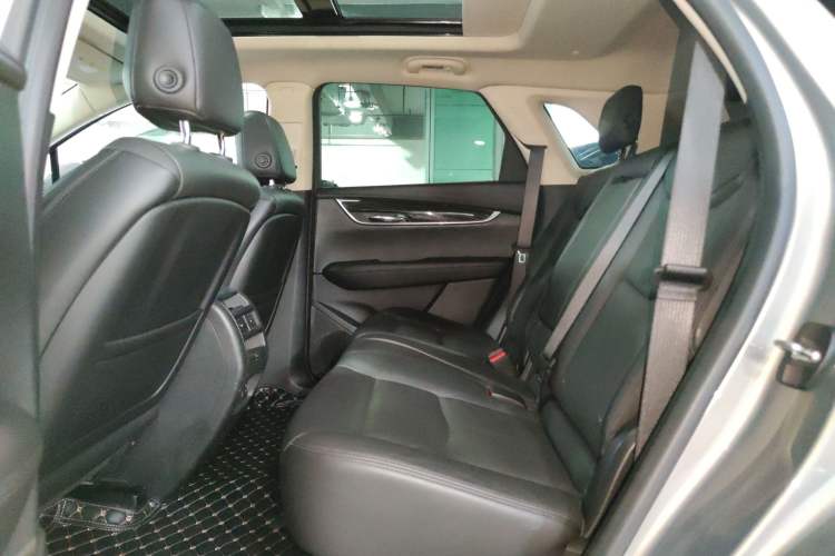 Used Cadillac XT5 2018 25T Luxury Model Left Rear Seat