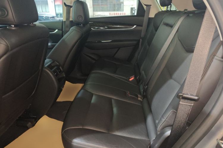 Used Cadillac XT5 2018 25T Luxury Model Left Rear Seat