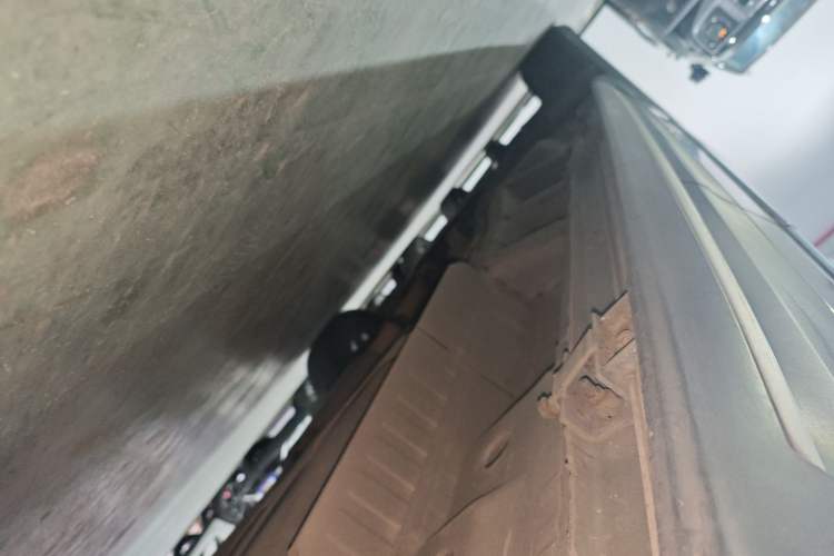 Used Cadillac XT5 2018 25T Luxury Model Left Side Sill
