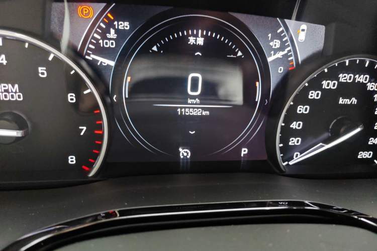 Used Cadillac XT5 2018 25T Luxury Model Odometer Close Up