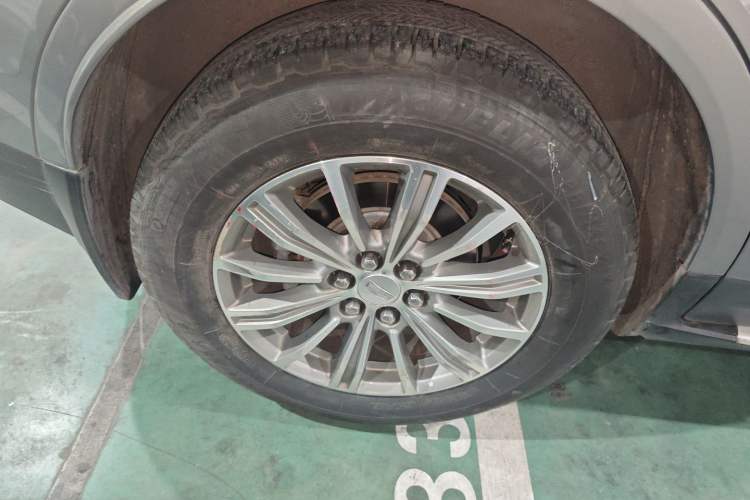 Used Cadillac XT5 2018 25T Luxury Model Right Rear Wheel Hub