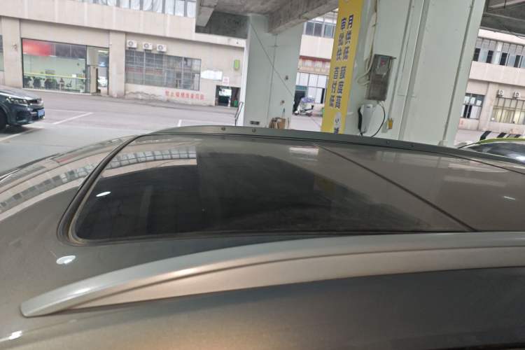 Used Cadillac XT5 2018 25T Luxury Model Roof