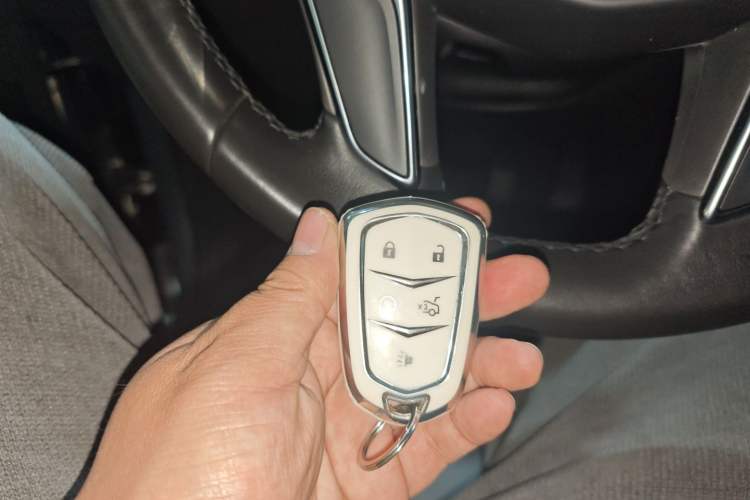 Used Cadillac XT5 2018 25T Luxury Model Vehicle Key