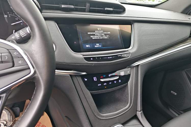 Used Cadillac XT5 2018 28E Four-Wheel Drive Tech Version Audio And AC Panel
