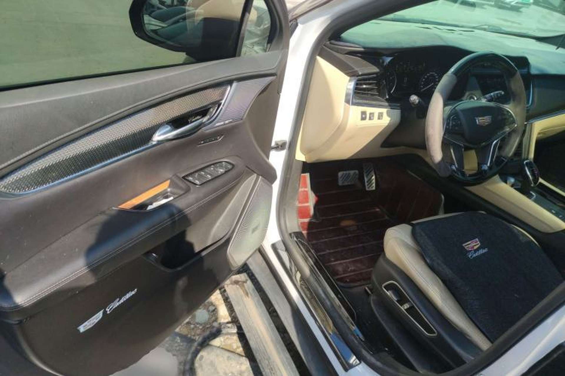 Used Cadillac XT5 2018 25T Luxury Model Driver Seat