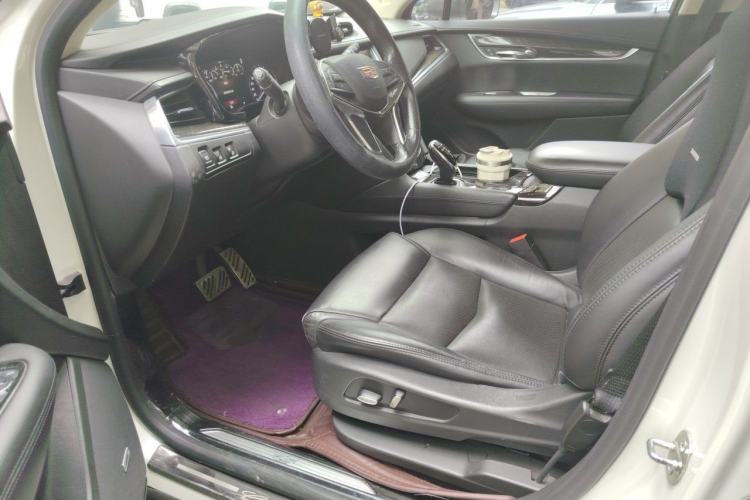 Used Cadillac XT5 2018 25T Luxury Model Driver Seat