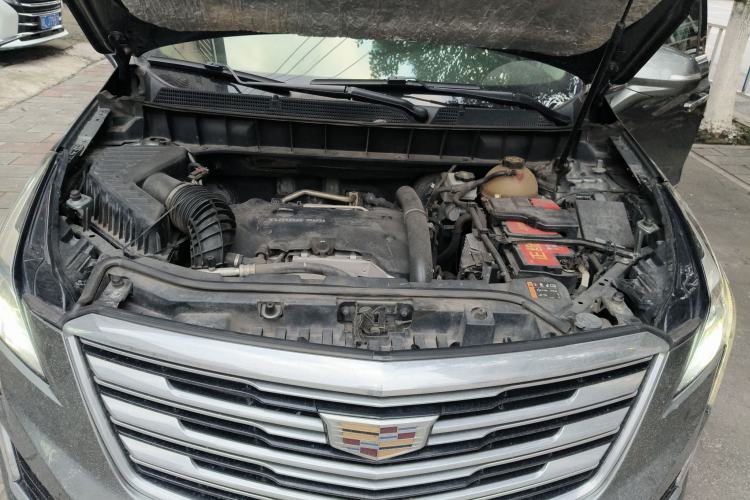 Used Cadillac XT5 2018 25T Luxury Model Engine Bay