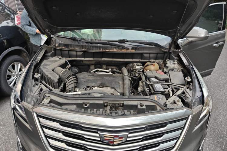 Used Cadillac XT5 2018 25T Luxury Model Engine Bay