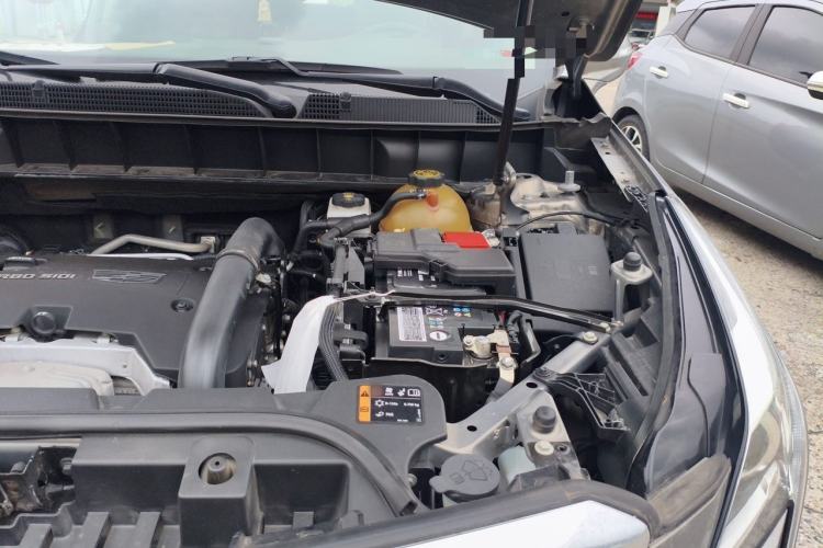 Used Cadillac XT5 2018 25T Luxury Model Engine Bay Left
