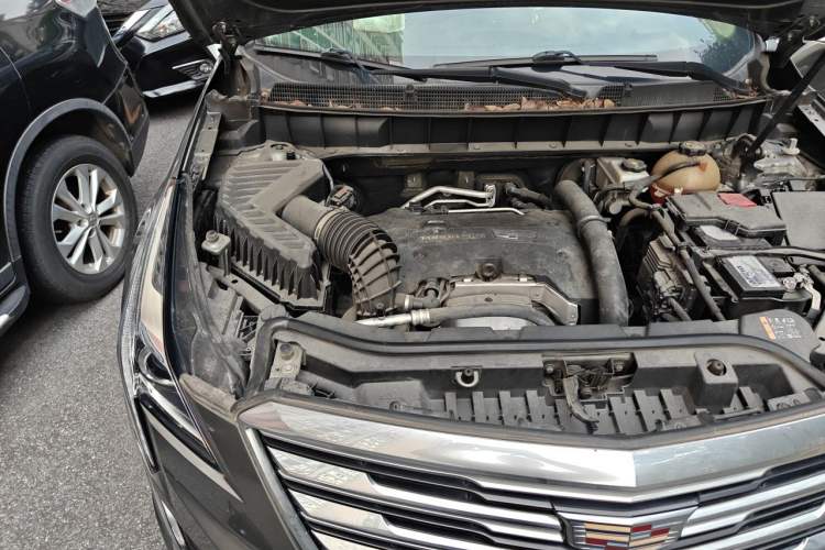 Used Cadillac XT5 2018 25T Luxury Model Engine Bay Right