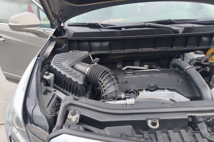 Used Cadillac XT5 2018 25T Luxury Model Engine Bay Right