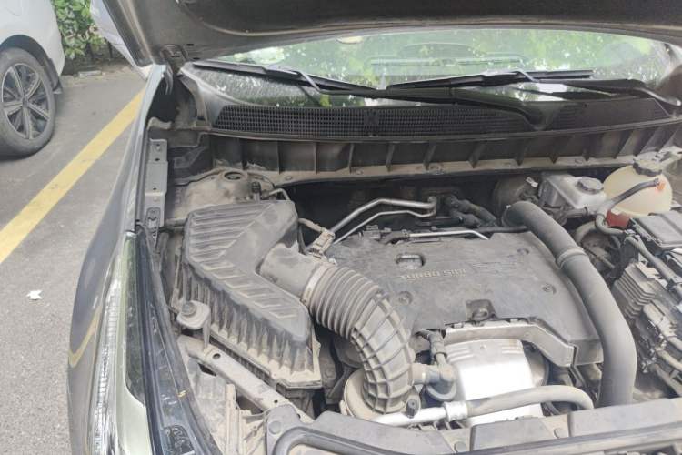 Used Cadillac XT5 2018 25T Luxury Model Engine Bay Right