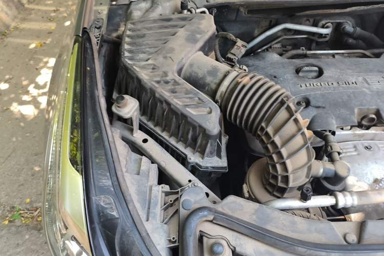 Used Cadillac XT5 2018 25T Luxury Model Engine Bay Right