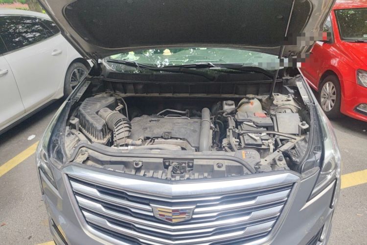 Used Cadillac XT5 2018 25T Luxury Model Engine Bay