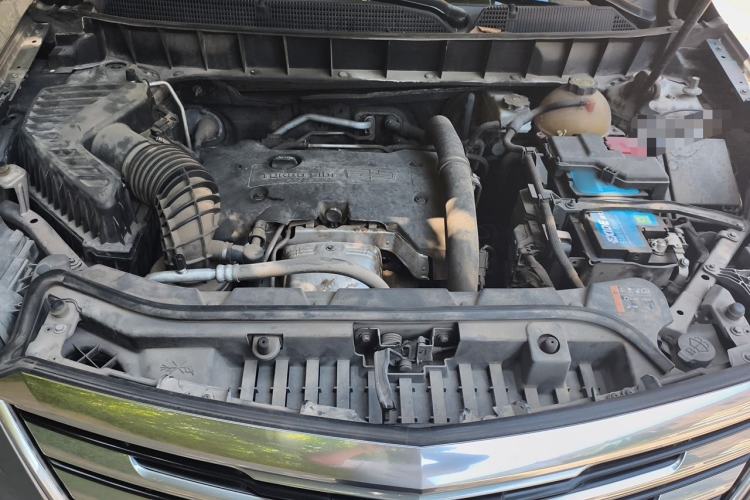 Used Cadillac XT5 2018 25T Luxury Model Engine Bay