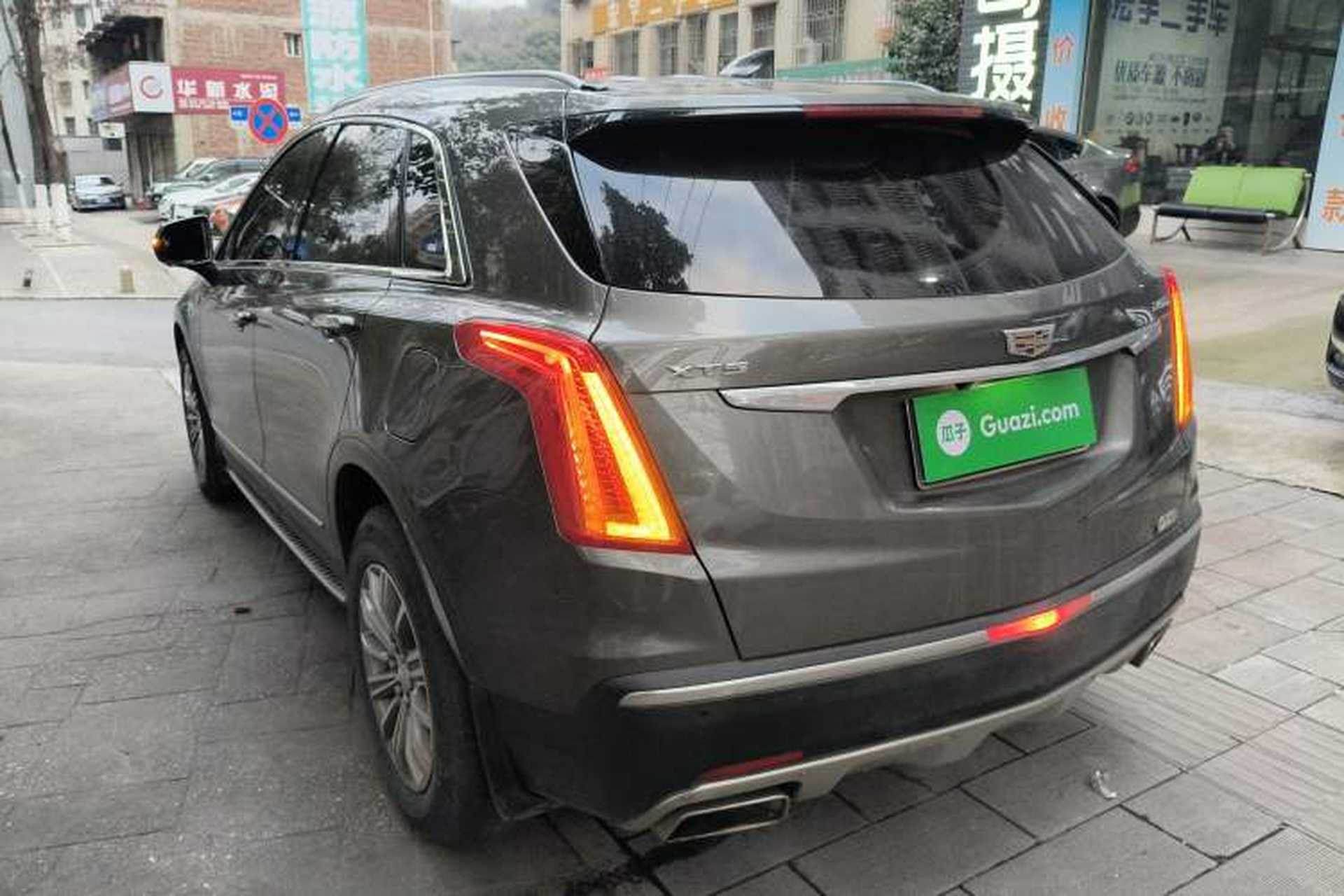 Used Cadillac XT5 2018 25T Luxury Model Exterior 2