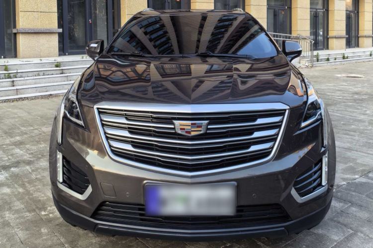 Used Cadillac XT5 2018 28T Four-Wheel Drive Luxury Model Exterior 2