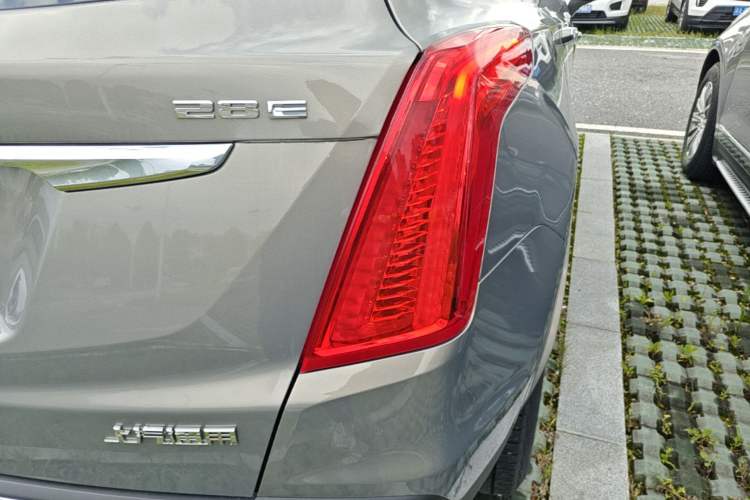 Used Cadillac XT5 2018 28E Four-Wheel Drive Tech Version Exterior 3