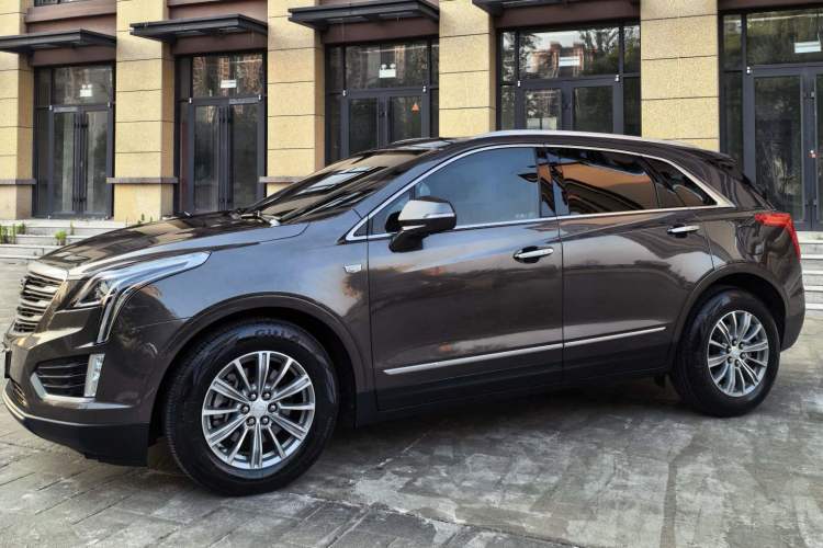 Used Cadillac XT5 2018 28T Four-Wheel Drive Luxury Model Exterior 3
