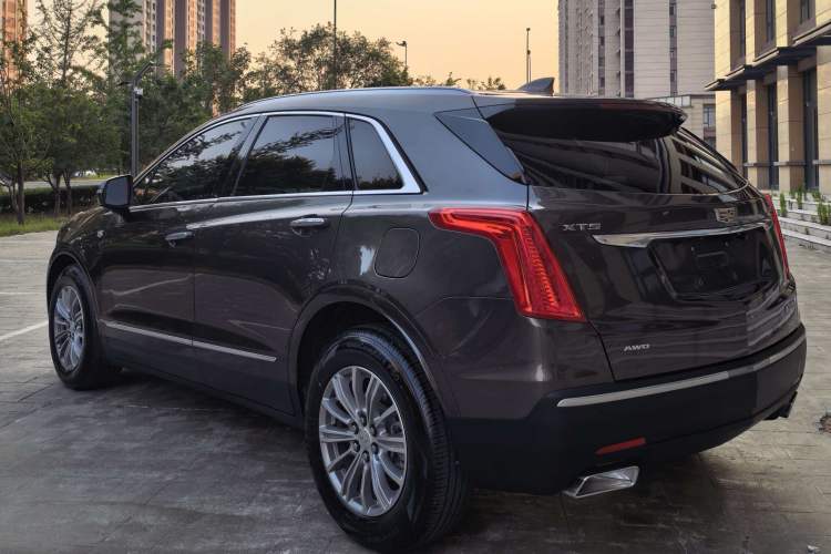 Used Cadillac XT5 2018 28T Four-Wheel Drive Luxury Model Exterior 5