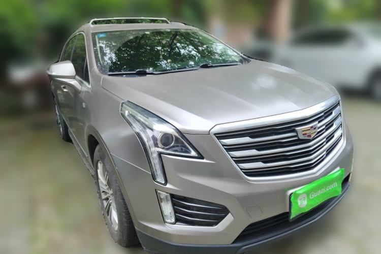 Used Cadillac XT5 2018 25T Luxury Model Front Right 45 Deg