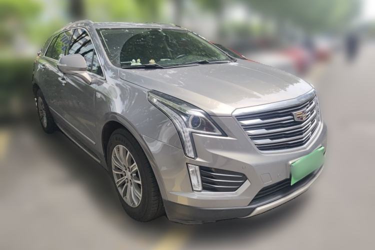 Used Cadillac XT5 2018 25T Luxury Model Front Right 45 Deg