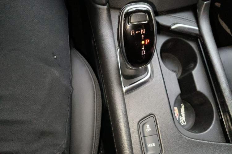 Used Cadillac XT5 2018 25T Luxury Model Gear Lever