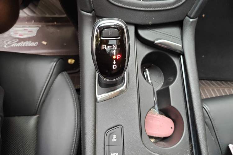 Used Cadillac XT5 2018 25T Luxury Model Gear Lever