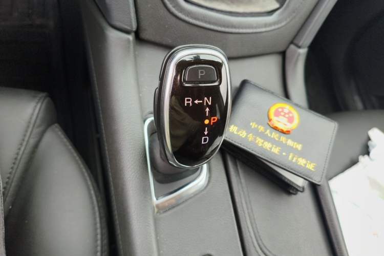 Used Cadillac XT5 2018 25T Luxury Model Gear Lever