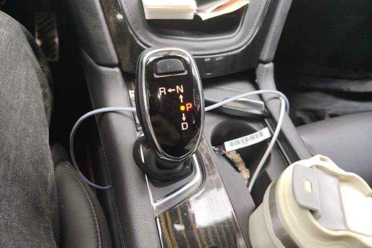 Used Cadillac XT5 2018 25T Luxury Model Gear Lever
