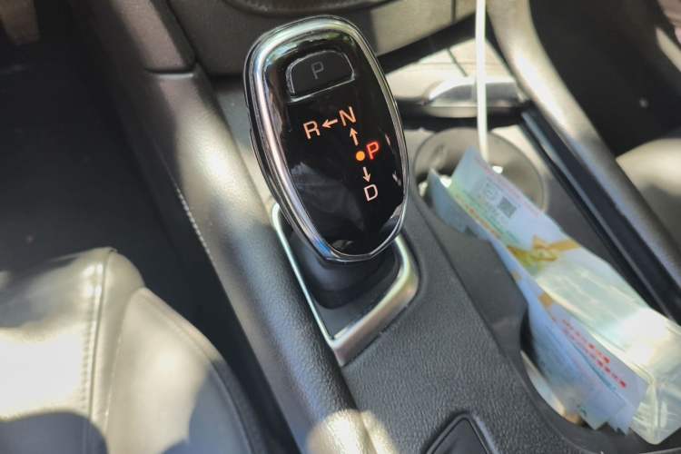 Used Cadillac XT5 2018 25T Luxury Model Gear Lever