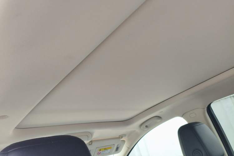 Used Cadillac XT5 2018 25T Luxury Model Headliner