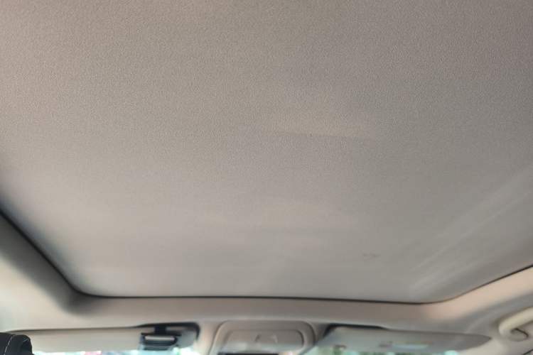 Used Cadillac XT5 2018 25T Luxury Model Headliner