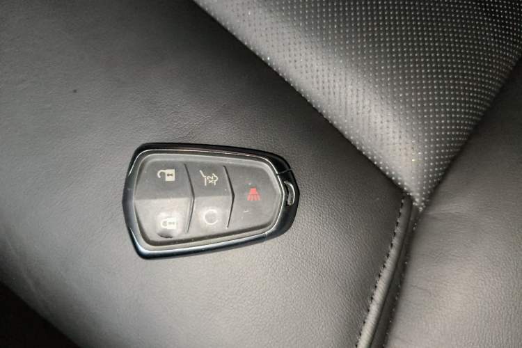 Used Cadillac XT5 2018 25T Luxury Model Interior 1