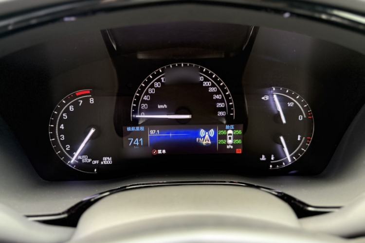 Used Cadillac XT5 2018 28E Four-Wheel Drive Tech Version Interior 3