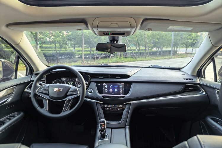 Used Cadillac XT5 2018 28T Four-Wheel Drive Luxury Model Interior 3