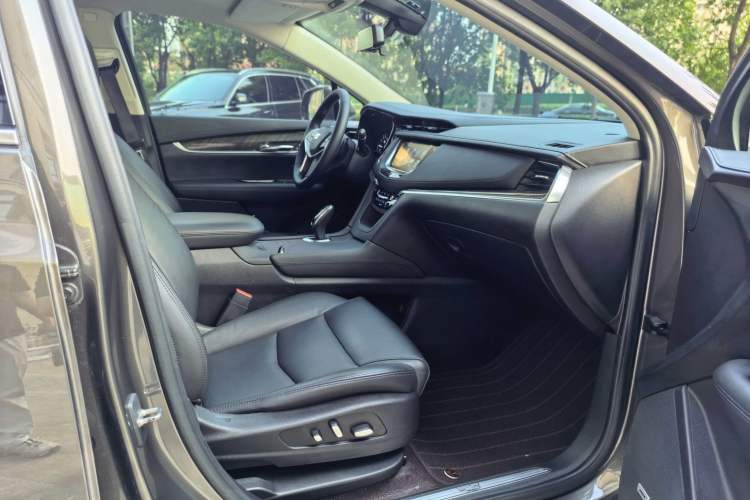 Used Cadillac XT5 2018 28T Four-Wheel Drive Luxury Model Interior 4