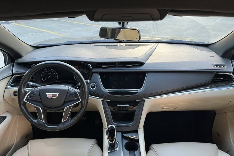 Used Cadillac XT5 2018 25T Luxury Model Interior 6