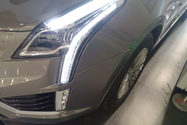 Used Cadillac XT5 2018 28T Four-Wheel Drive Luxury Model Left Front Headlight