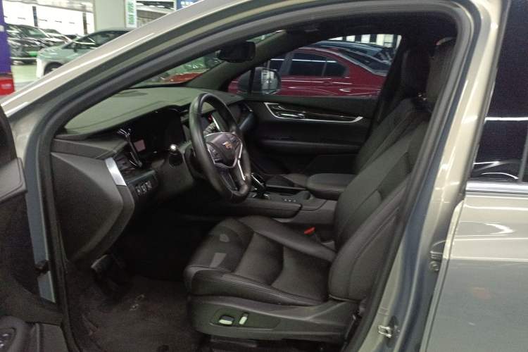 Used Cadillac XT5 2018 28E Four-Wheel Drive Tech Version Left Front Seat