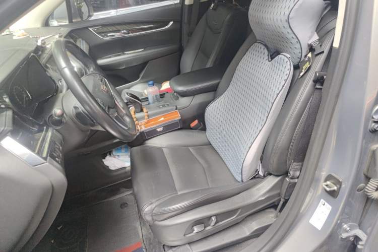 Used Cadillac XT5 2018 25T Luxury Model Left Front Seat