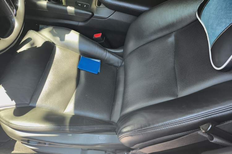 Used Cadillac XT5 2018 25T Luxury Model Left Front Seat