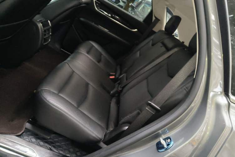 Used Cadillac XT5 2018 25T Luxury Model Left Rear Seat