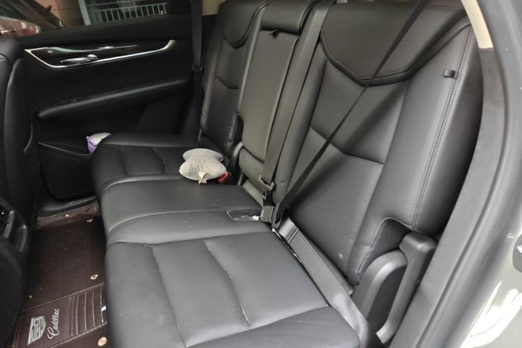 Used Cadillac XT5 2018 25T Luxury Model Left Rear Seat