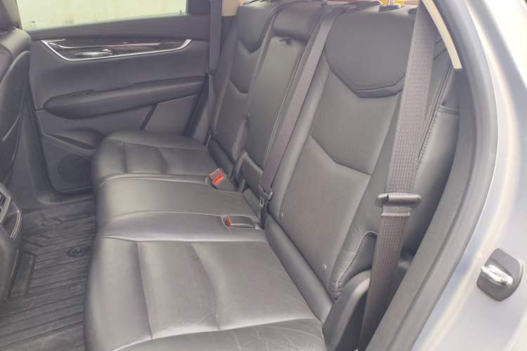 Used Cadillac XT5 2018 25T Luxury Model Left Rear Seat