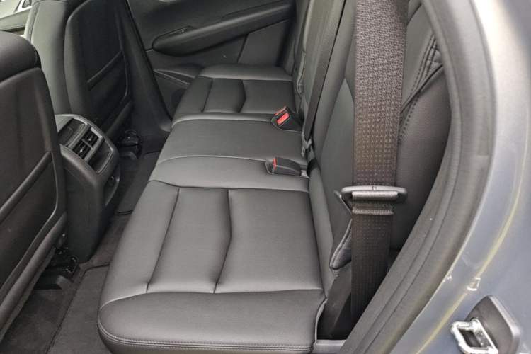 Used Cadillac XT5 2018 28E Four-Wheel Drive Tech Version Left Rear Seat