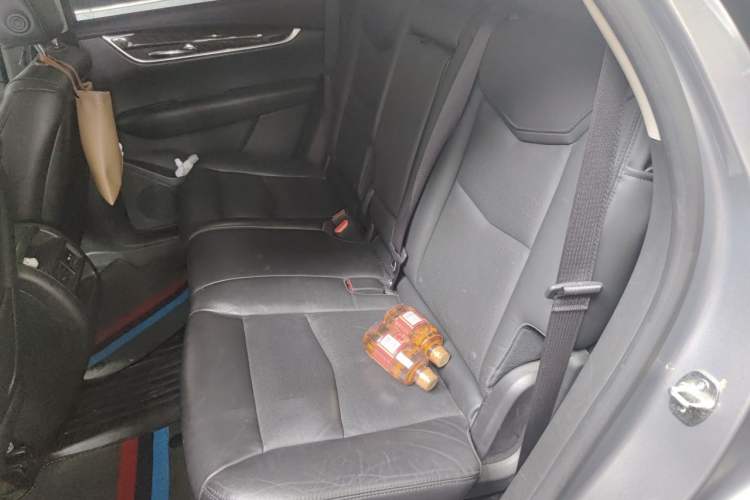 Used Cadillac XT5 2018 25T Luxury Model Left Rear Seat