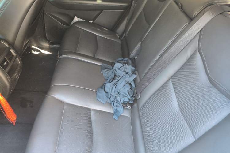 Used Cadillac XT5 2018 25T Luxury Model Left Rear Seat