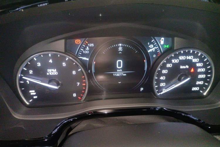 Used Cadillac XT5 2018 28T Four-Wheel Drive Luxury Model Odometer Close Up